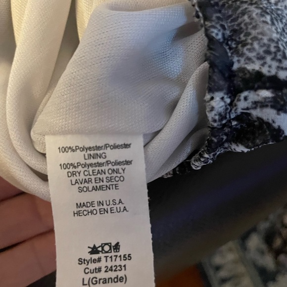 Snake print surplice bubble-hem top NWT - Picture 5 of 6